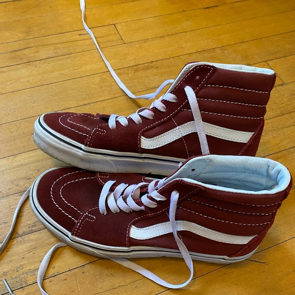 Van’s High Top Red sneaker—classic style - Picture 2 of 7
